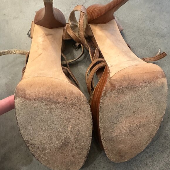 Stuart Weitzman Strappy platform leather sandals with wood heels. Size 9. - Picture 5 of 12